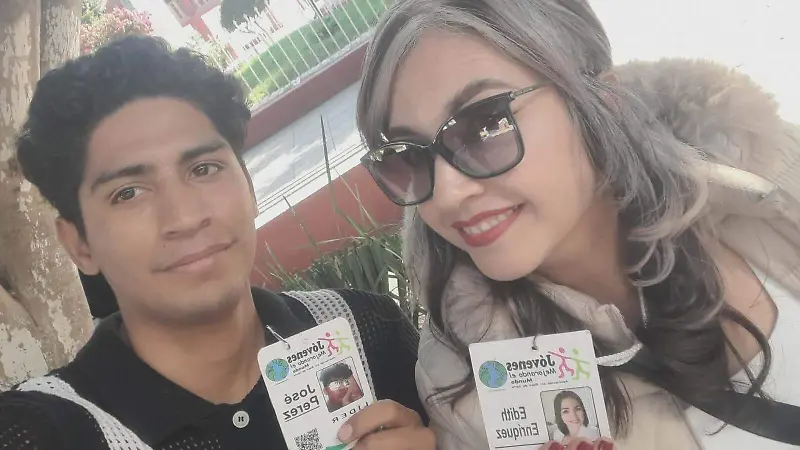 José Pérez, líder y Edith Enríquez, presidenta de este grupo de jóvenes.